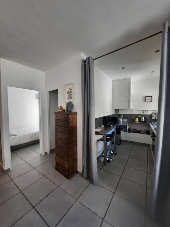Agreable Appartement T2 Proche Centre นีมส์ ภายนอก รูปภาพ