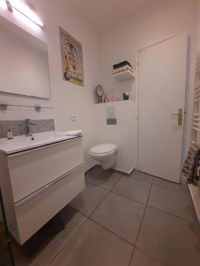 Agreable Appartement T2 Proche Centre นีมส์ ภายนอก รูปภาพ