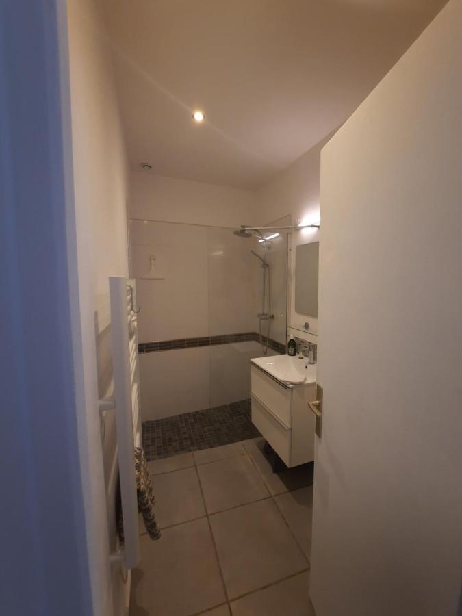 Agreable Appartement T2 Proche Centre นีมส์ ภายนอก รูปภาพ